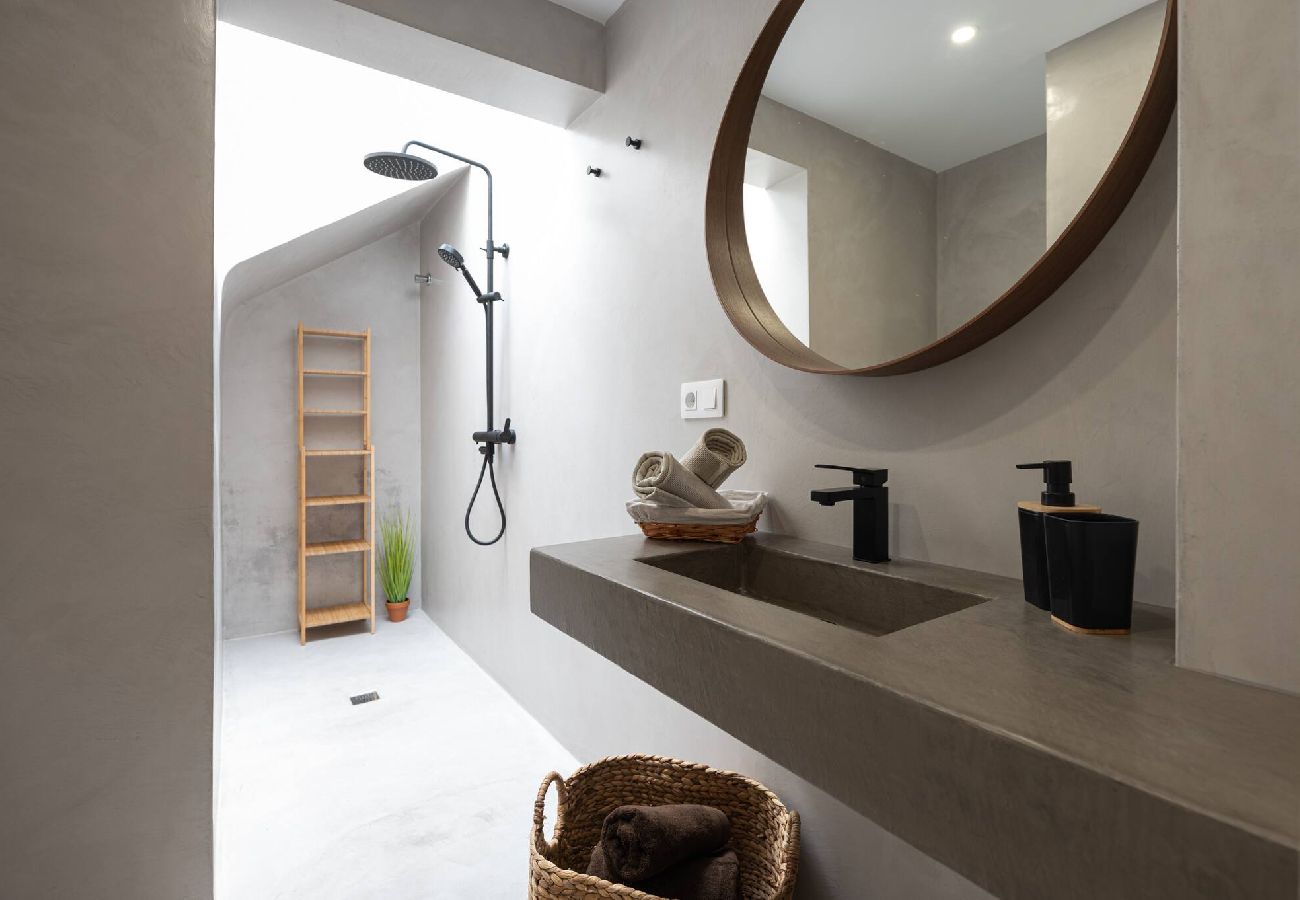 Apartamento en San Bartolomé de Tirajana - Cala del Risco - Con acceso a piscina y parking