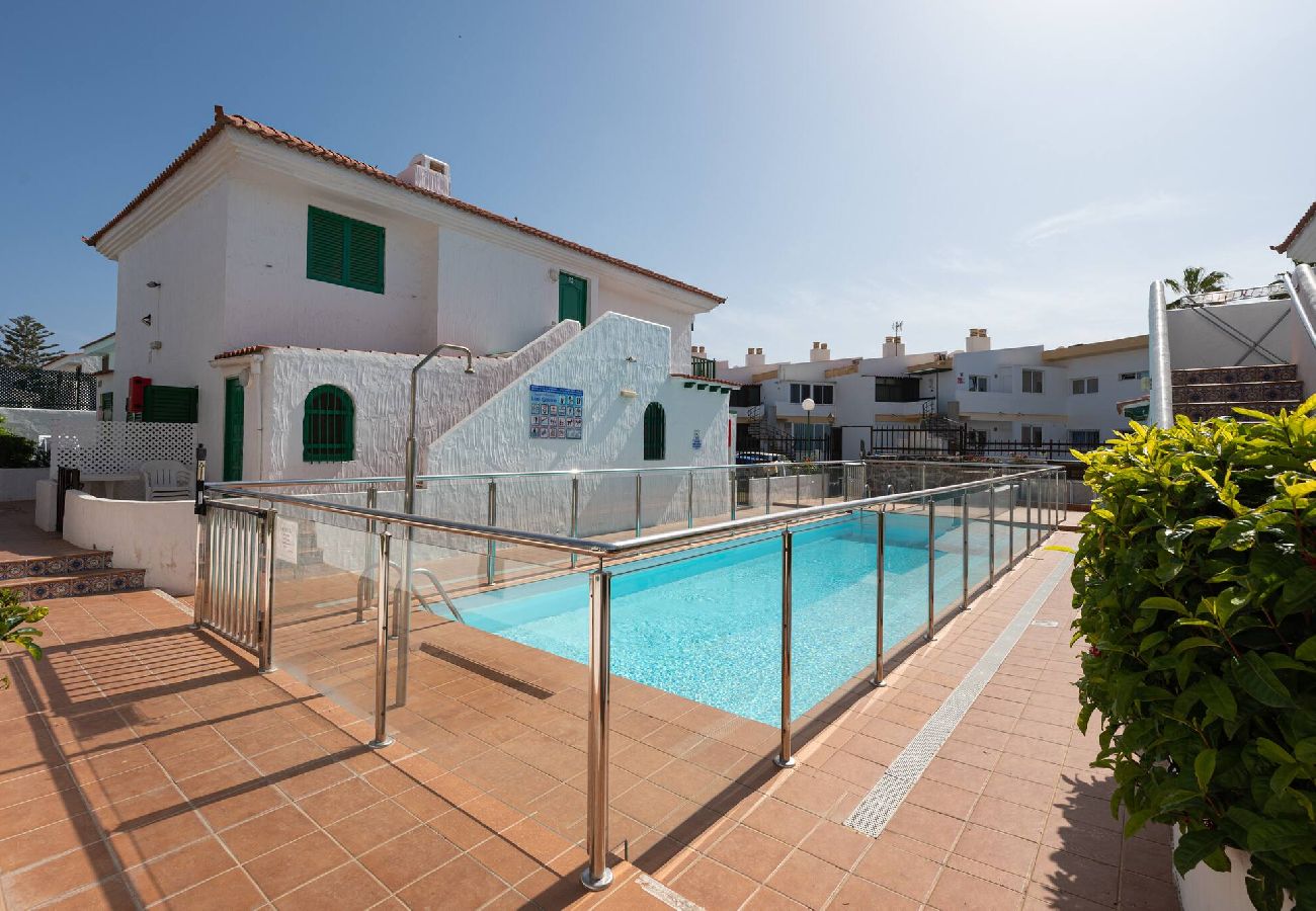 Apartment in San Bartolomé de Tirajana - Cala del Risco - Con acceso a piscina y parking