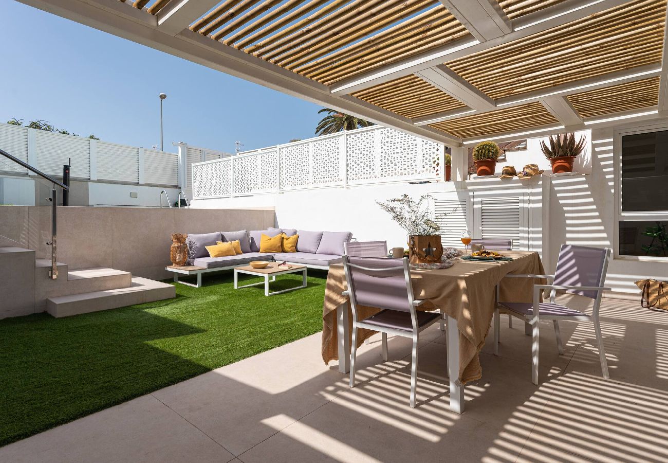 Villa in San Bartolomé de Tirajana - Sunset Dream Villa - 50m from San Agustín Beach