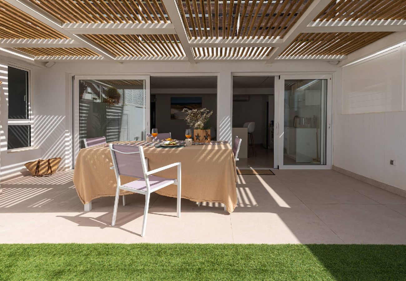 Villa in San Bartolomé de Tirajana - Sunset Dream Villa - 50m from San Agustín Beach