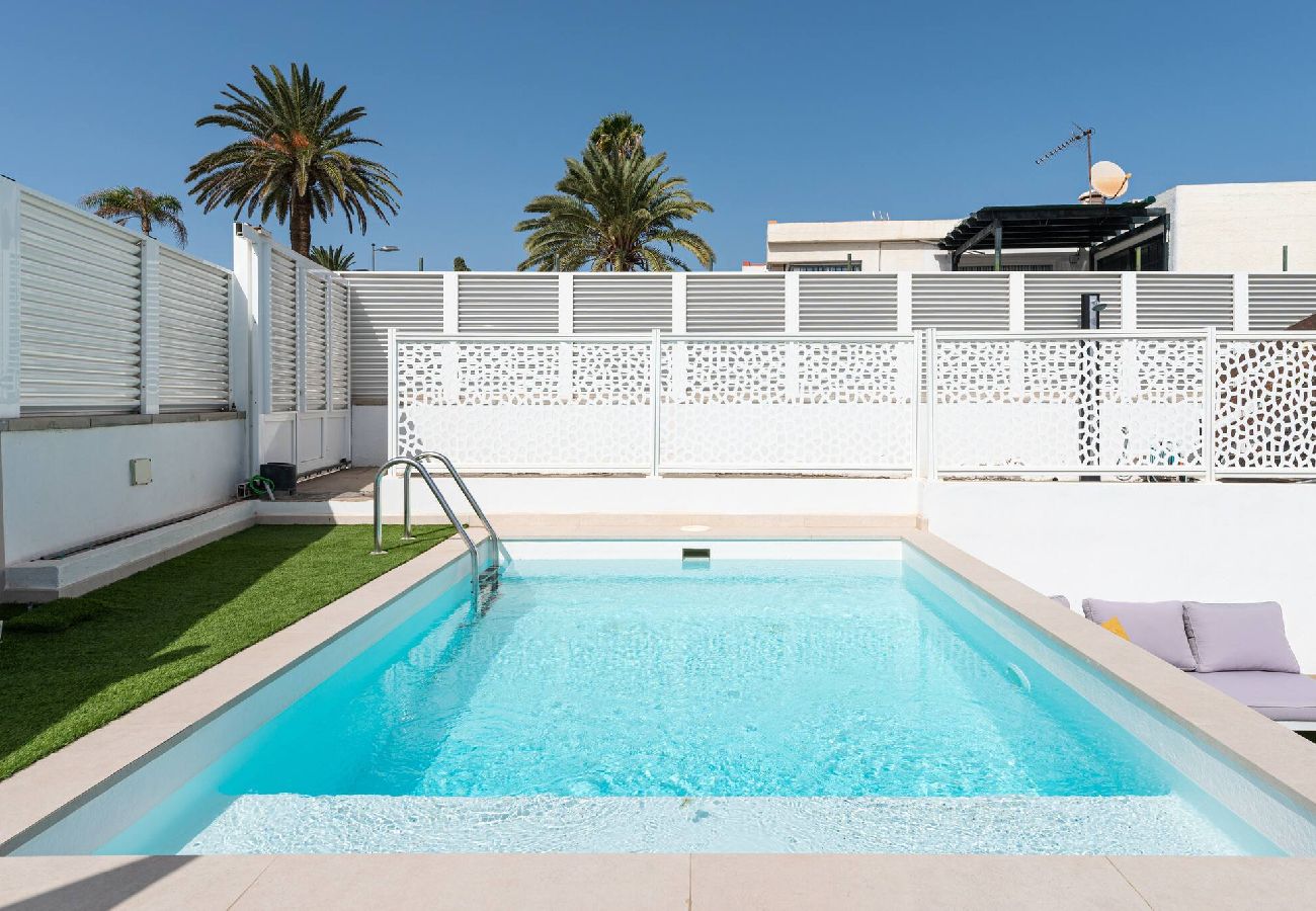 Villa in San Bartolomé de Tirajana - Sunset Dream Villa - 50m from San Agustín Beach