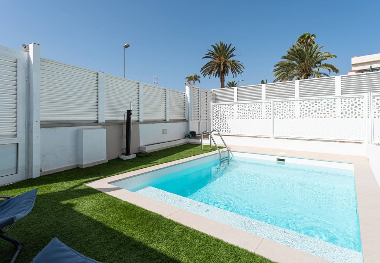 Villa in San Bartolomé de Tirajana - Sunset Dream Villa - 50m from San Agustín Beach