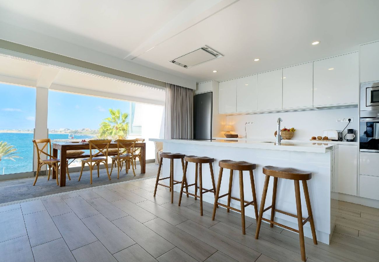 Apartment in Maspalomas - 3.1 Deva Beach - Oceanview luxury 3 bedroom Pentho