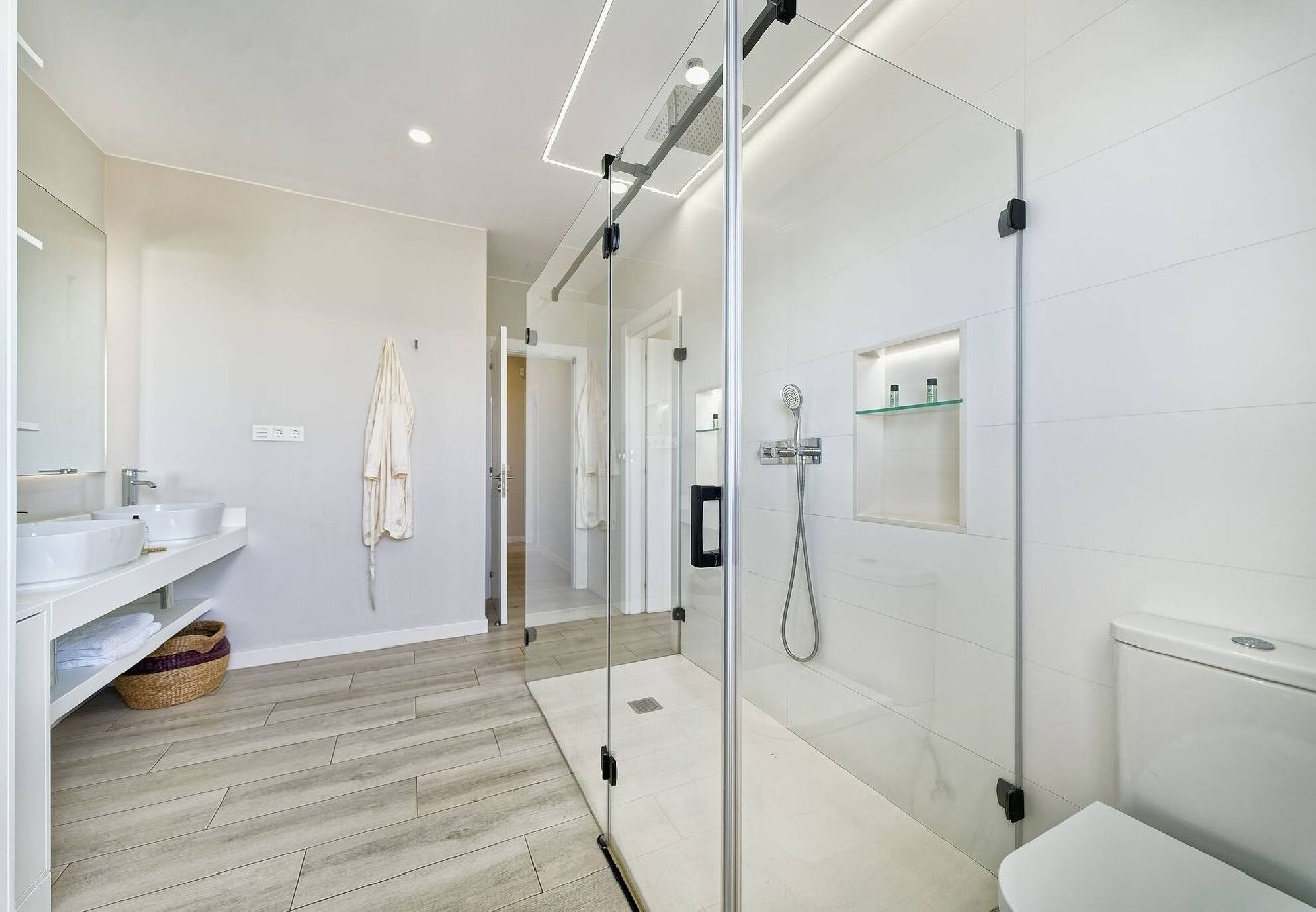 Apartment in Maspalomas - 3.1 Deva Beach - Oceanview luxury 3 bedroom Pentho