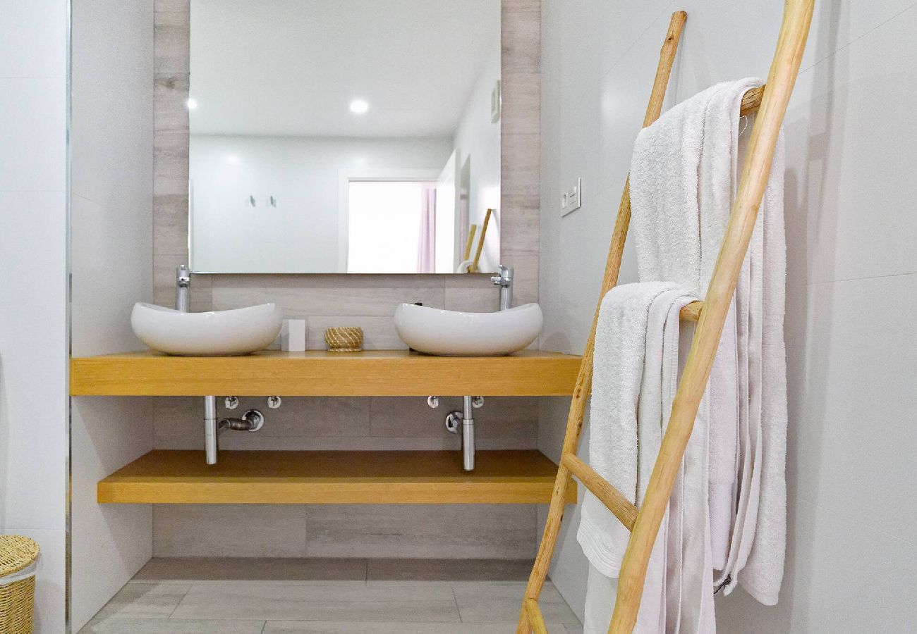 Apartment in Maspalomas - 3.5 Deva Beach - Luxury 2 bedroom Villa